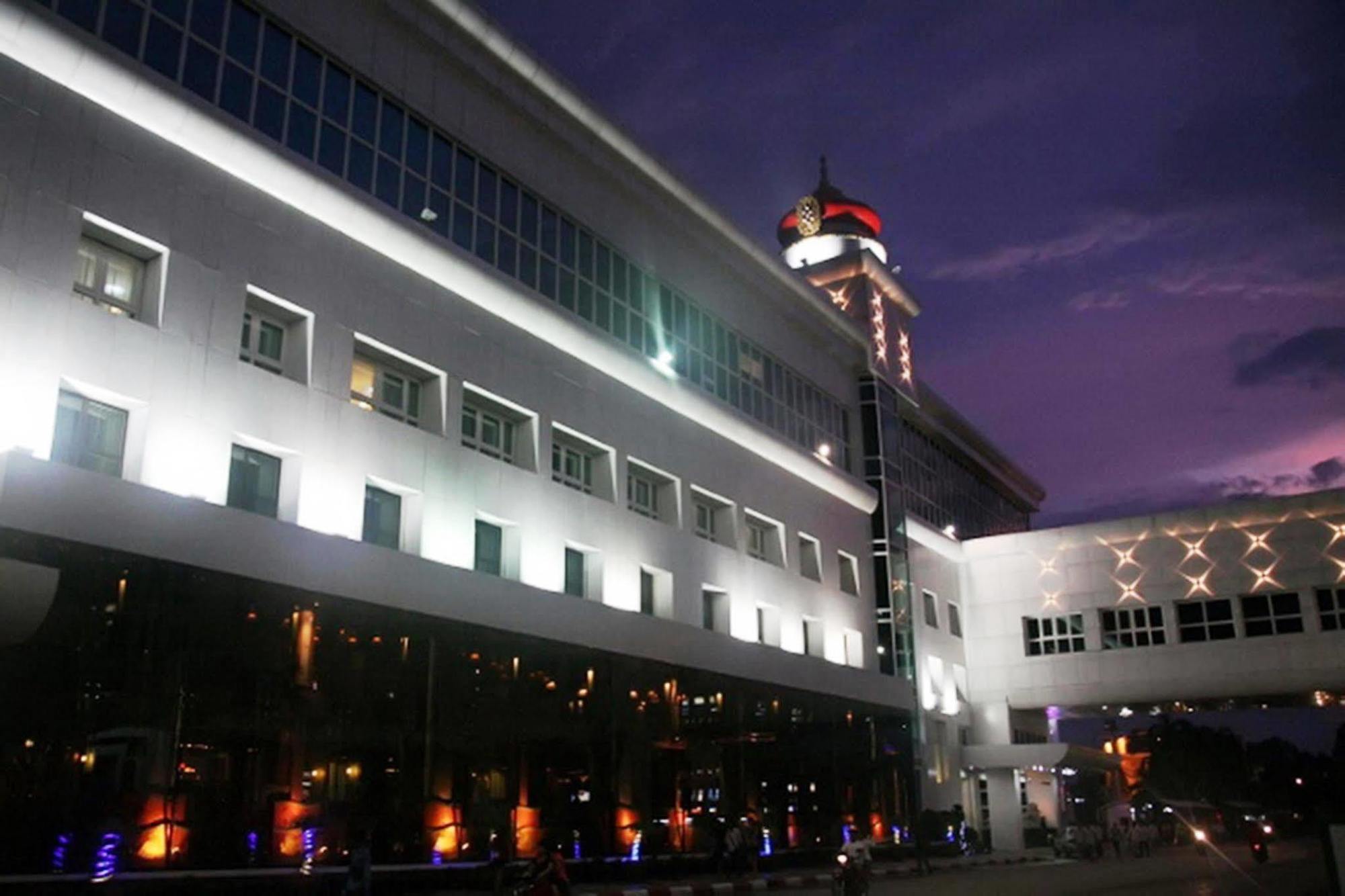 Grand Diamond City Hotel & Casino Poipet 外观 照片